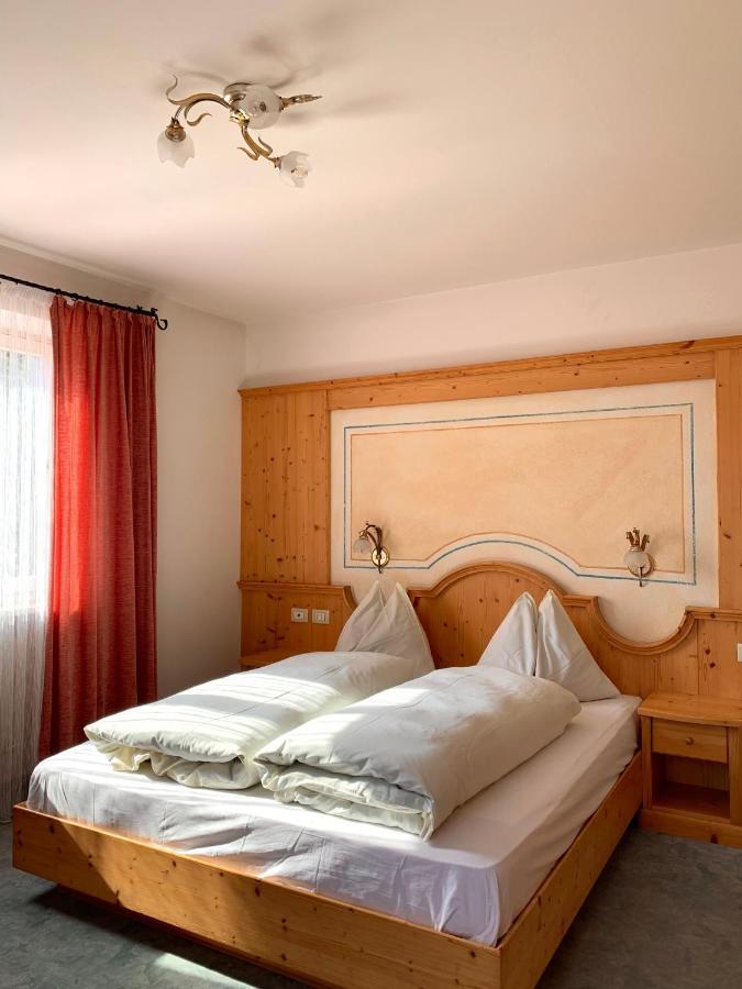 Garni Rika Bed & Breakfast Parcines Exterior photo