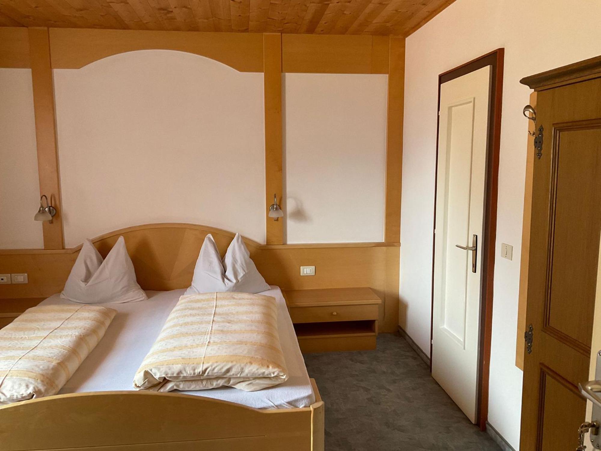 Garni Rika Bed & Breakfast Parcines Exterior photo
