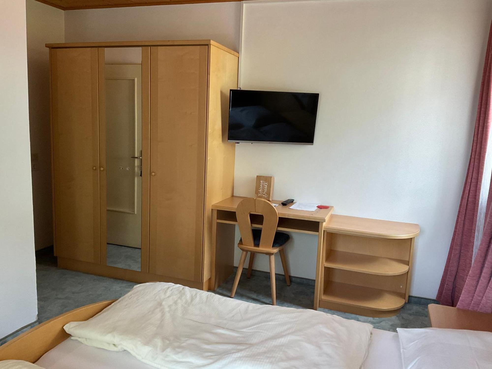 Garni Rika Bed & Breakfast Parcines Exterior photo